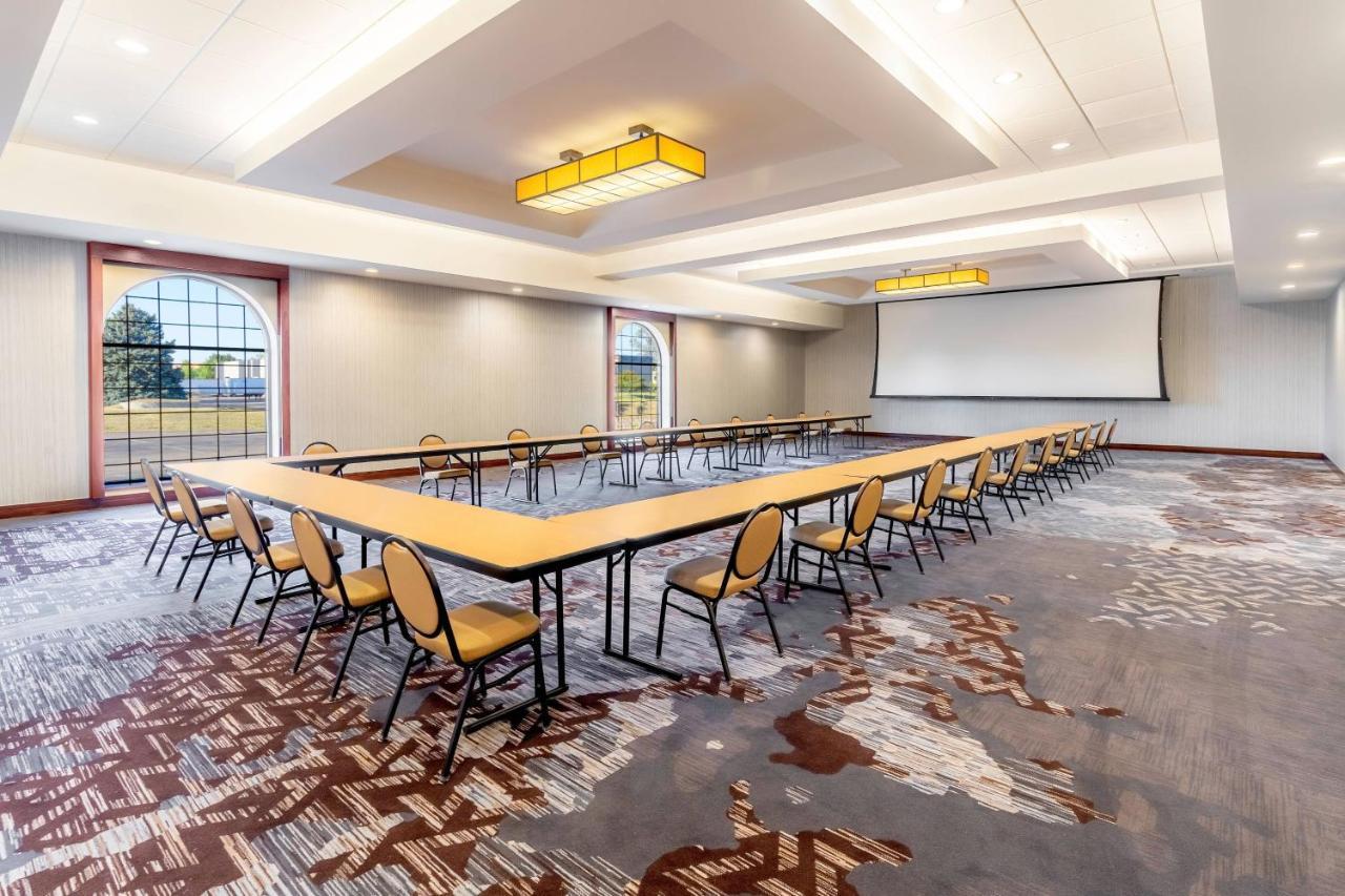 Hotel Minneapolis Marriott Northwest 4*