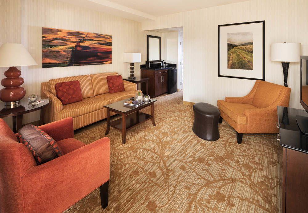 Hotel Minneapolis Marriott Northwest 4*