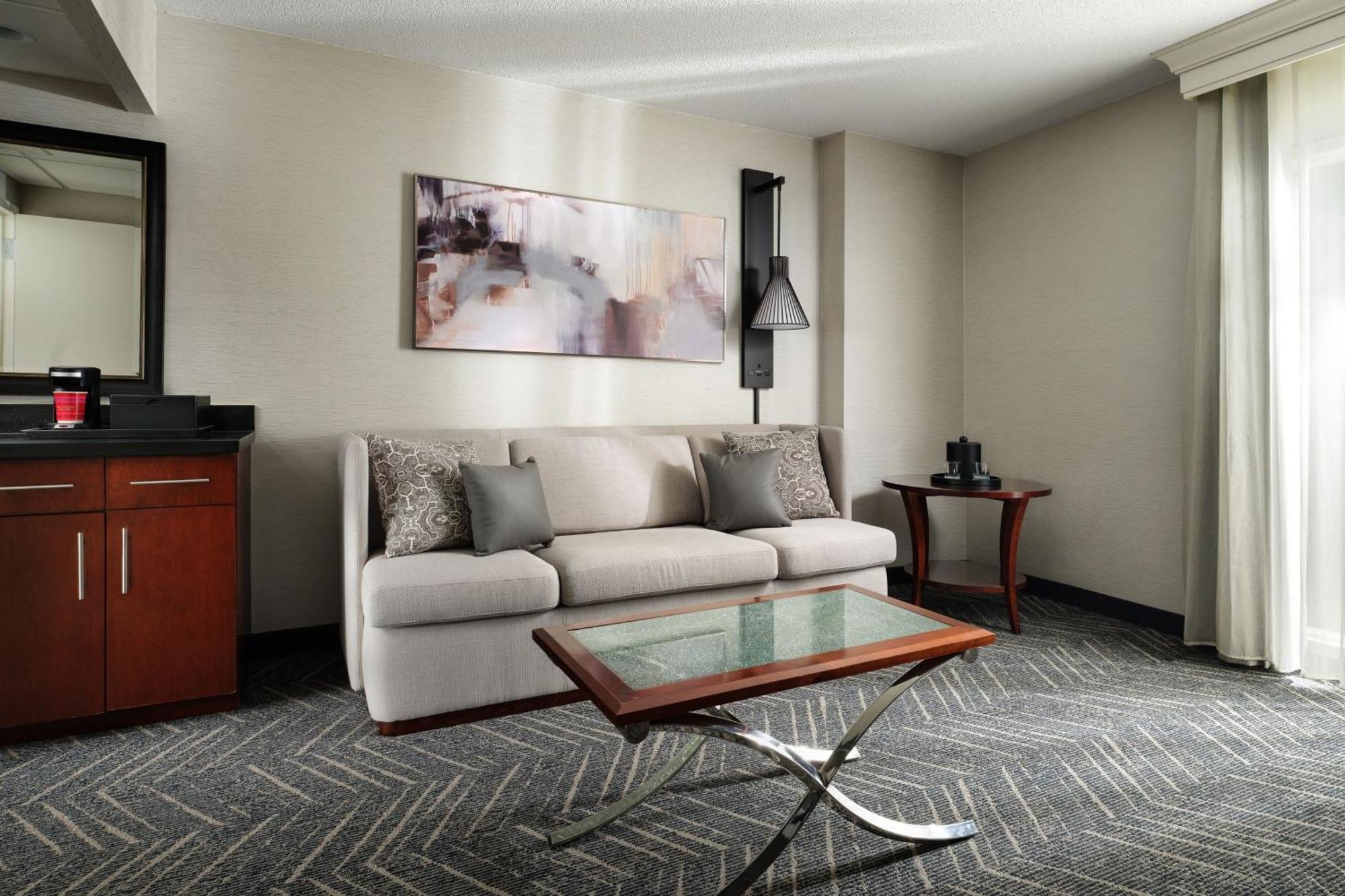 Hotel Minneapolis Marriott Northwest 4*